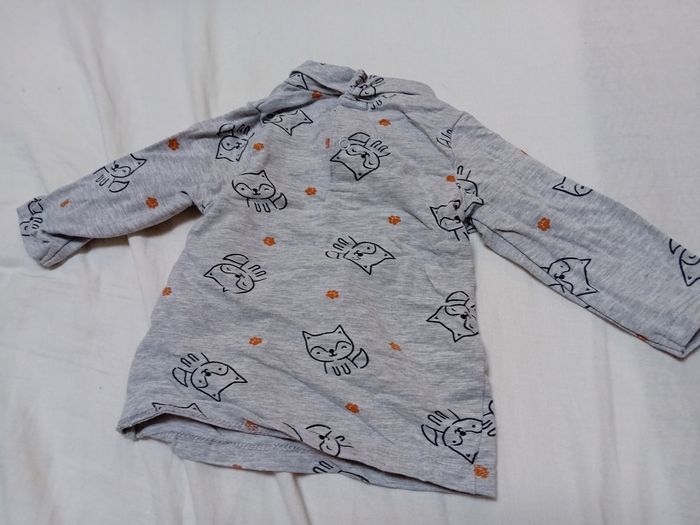 T-shirt gris à motifs m.l / 3 mois