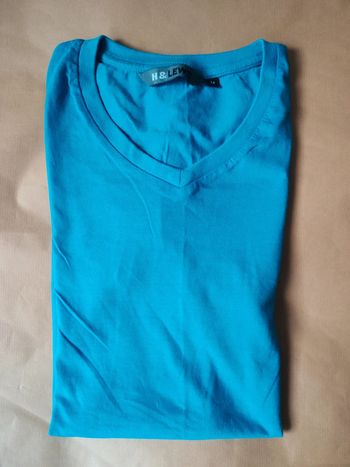 T-shirt bleu ciel