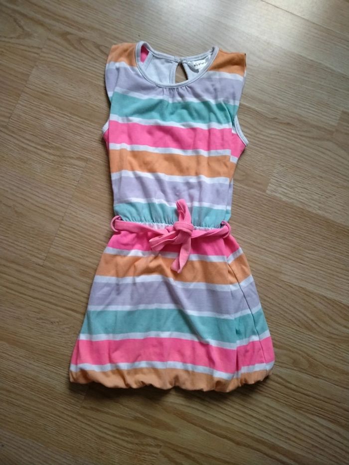 Robe a bretelles. Multicolore. Kidkanai.
Taille 4 ans