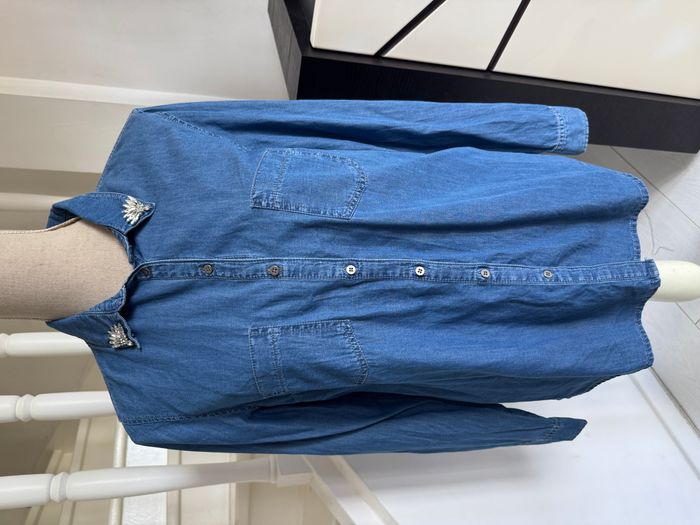 Chemise Camaieu en jean avec pierres brillantes - photo numéro 2