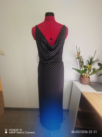 Robe longue décolletée 