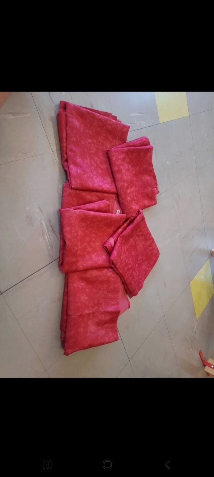 Lot 5 nappes carré 1m rouge bordeaux et rose foncé  idéal décoration anniversaire