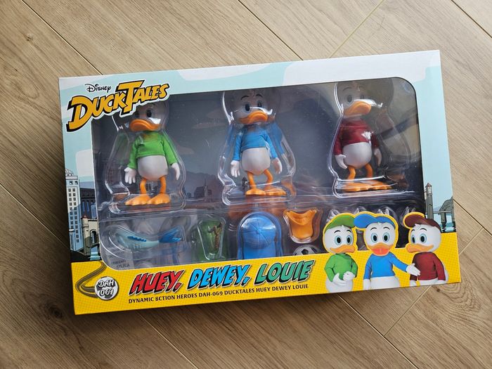 Coffret figurines ducktales disney DAH 69
Huey, dewey, louie
Neuf
Jamais ouvert