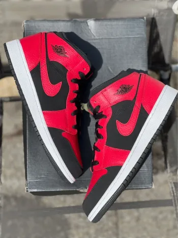 Nike air jordan 1 mid bred 40 neuve