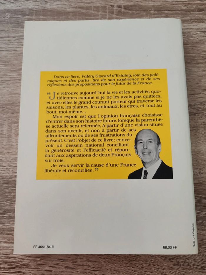 Valéry Giscard D'Estaing ⭐ 2 Français sur 3 - photo numéro 2