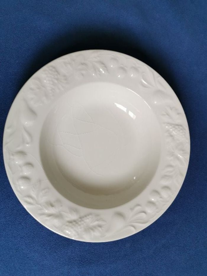 Assiette creuse, céramique blanche déco fruits