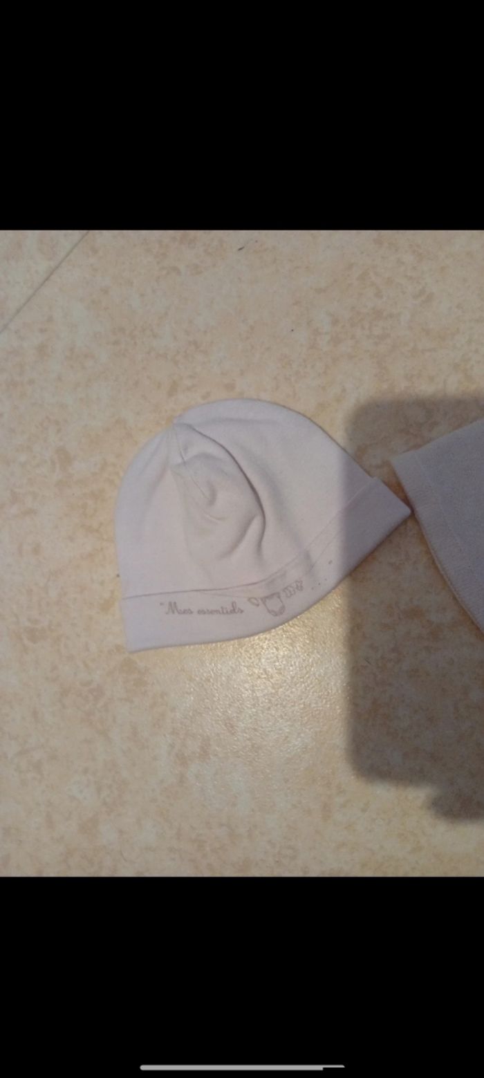 Lot de 2 bonnets taille 6/12 mois - photo numéro 2