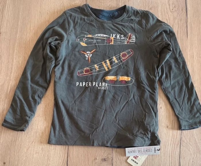 Tee shirt reversible ikks taille 8 ans neuf avec étiquettes