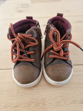 Chaussure taille 20