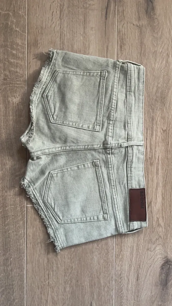 Mini short xs H&M - photo numéro 2