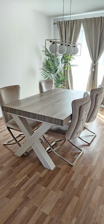 Tables a manger + 4 chaises 600€