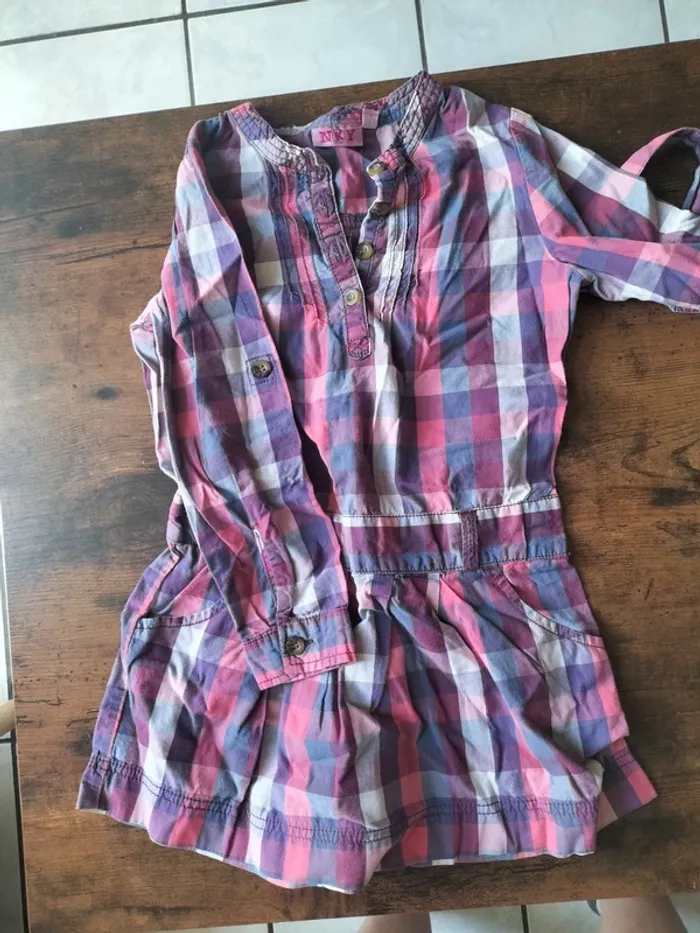 Robe à carreaux