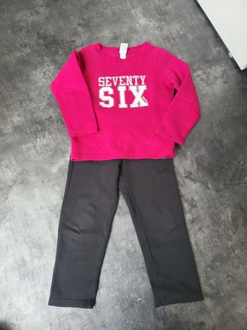 Ensemble jogging molleton fille 5 ans domyos très bon état