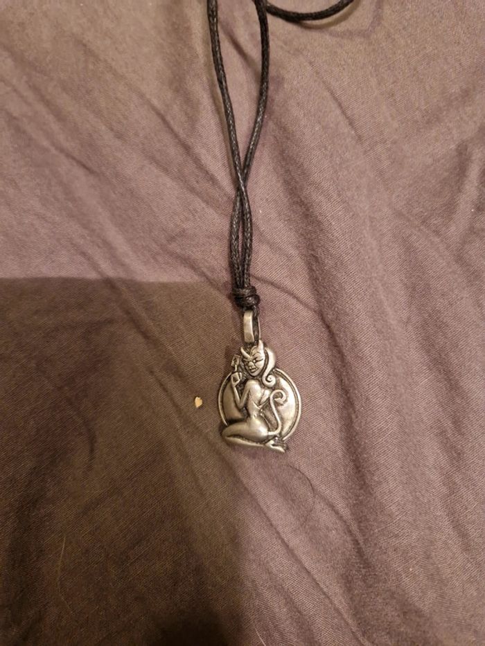 Collier demon sexy - photo numéro 2
