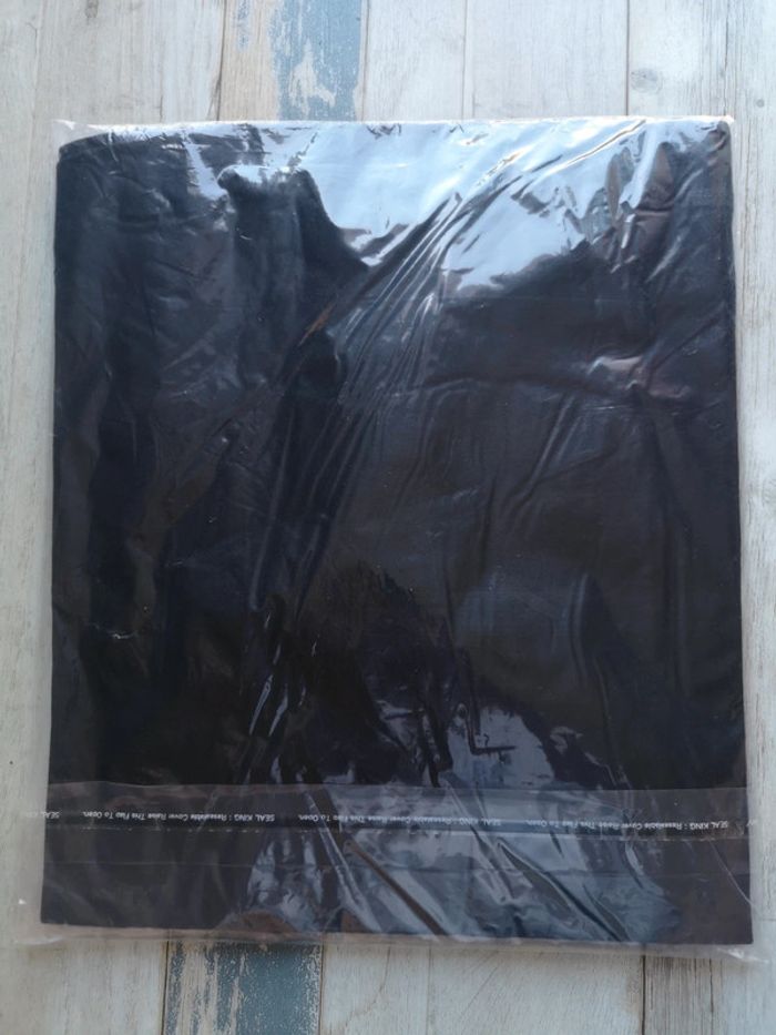 T-shirt noir - photo numéro 2