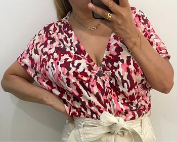 🌸 Top imprimé Woman  col v froncé devant Taille M