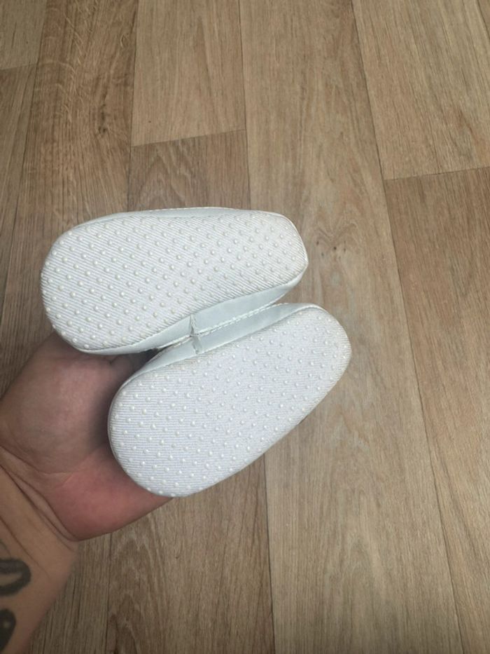 Chaussure bébé - photo numéro 2