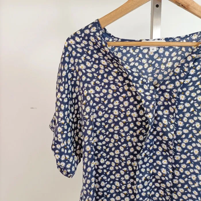Blouse fleurie bleu marine à marguerites Jodhpur T40 en polyester fluide manches courtes A918 - photo numéro 3