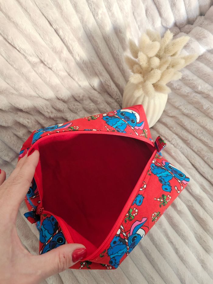 Trousse de toilette / maquillage stitch rouge - photo numéro 4