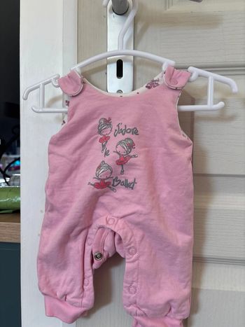 Combi de type salopettes sans manches taille naissance