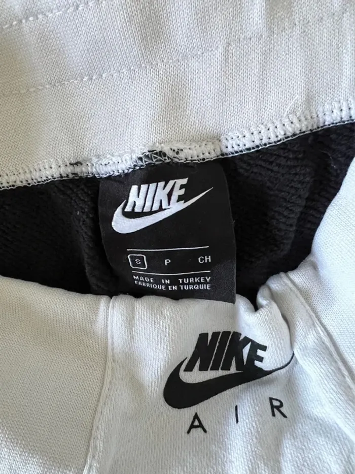 Jogging pour les femmes taille S. Nike. - photo numéro 3
