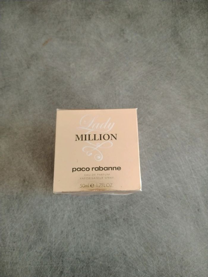Eau de parfum neuf Lady million