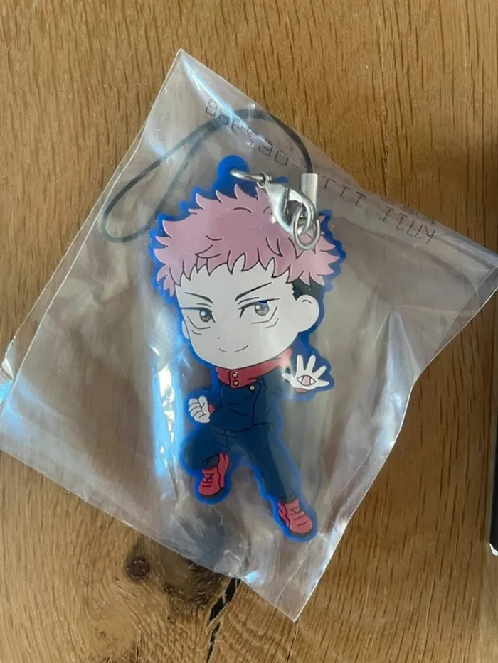 Jujutsu Kaisen – Porte-clés caoutchouc Itadori Yuji Ichiban Kuji Kyun-Chara Illustrations 7 cm