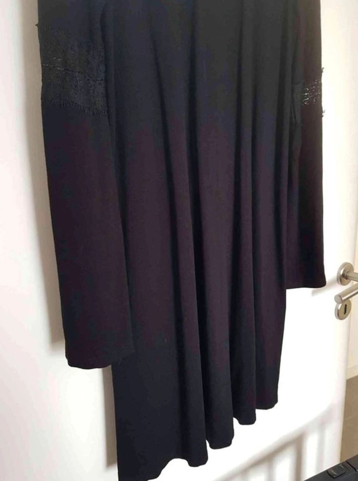 Robe noir bershka taille 38 - photo numéro 3