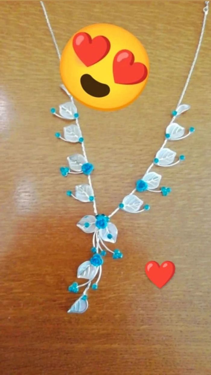 Collier neuf bleu forme de rose vintage y2k