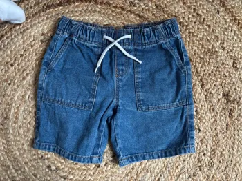 Short en jean Tape à l’œil 6 ans tbe