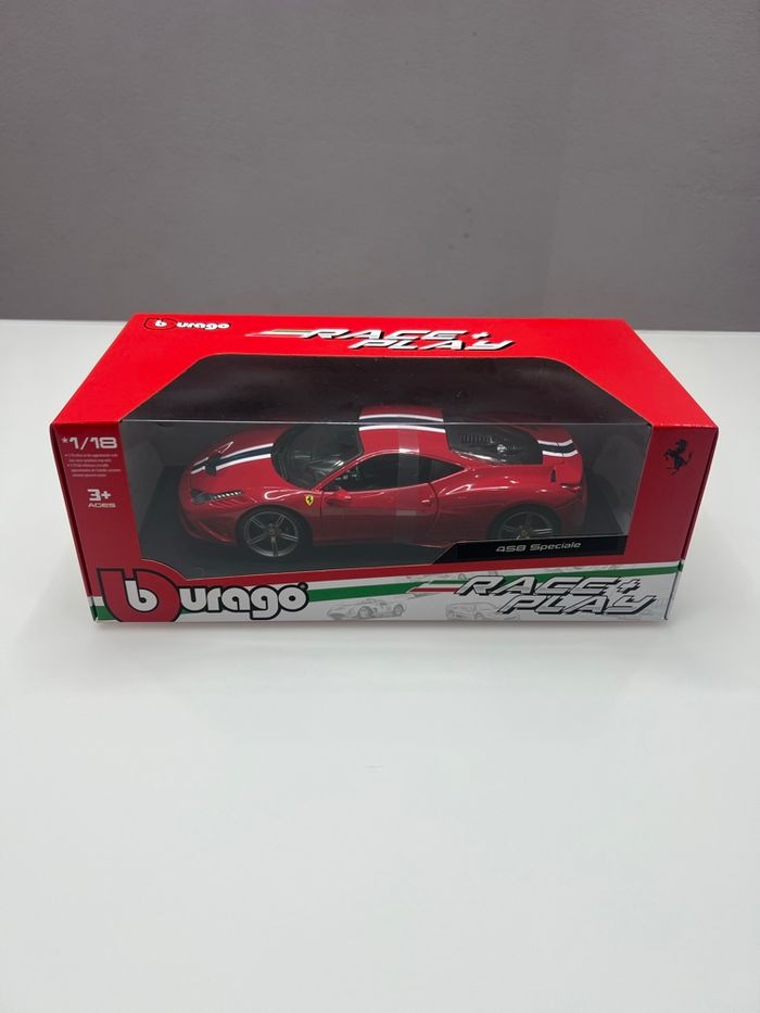 Bburago 1/18 Ferrari 458 Speciale Race + Play