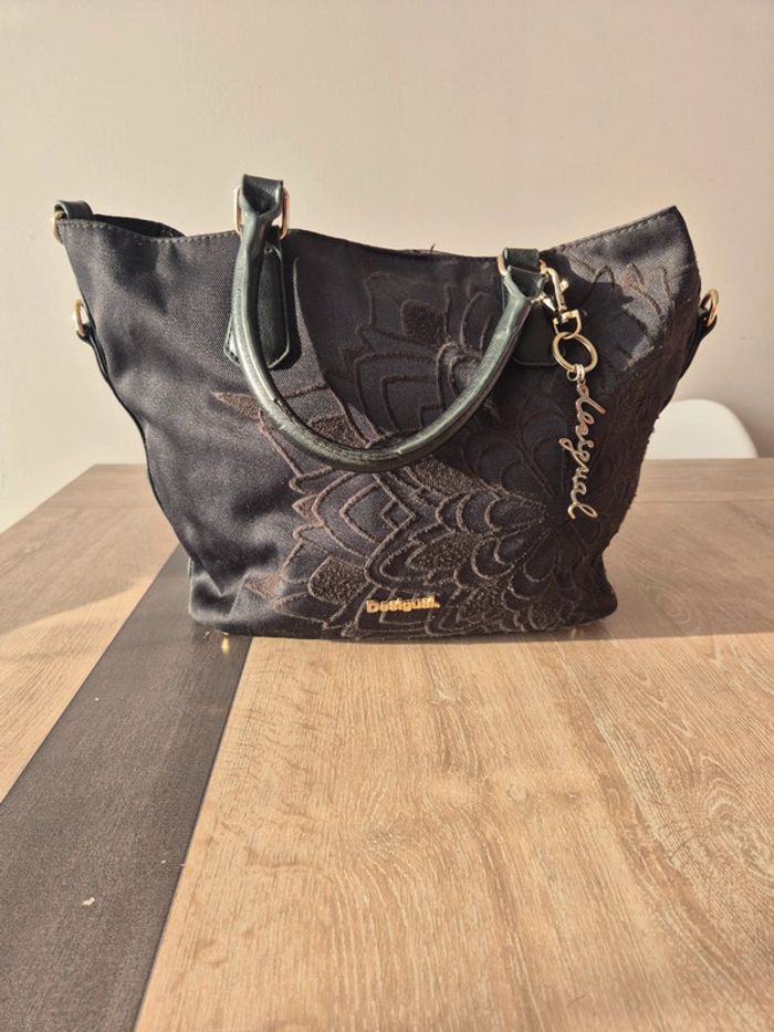 Sac à main desigual bandoulière