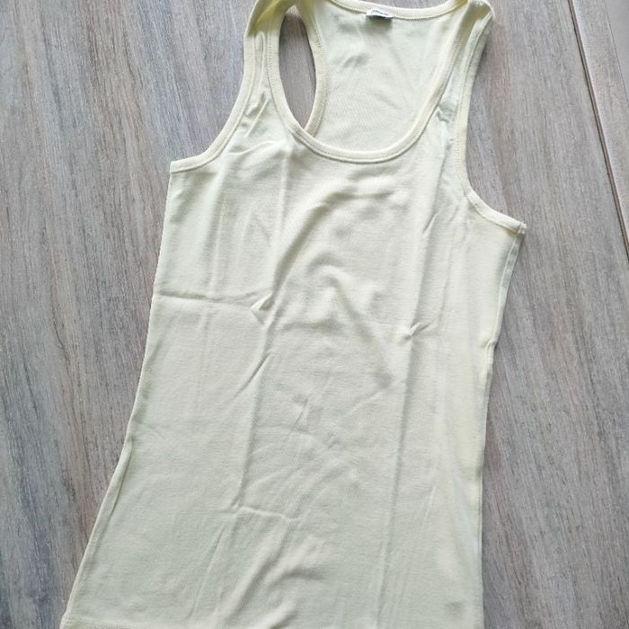 Débardeur jaune pâle