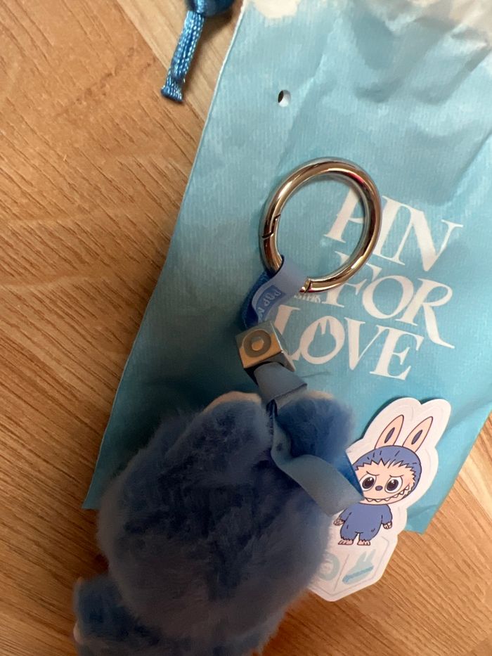 Labubu Pin for Love O - photo numéro 4