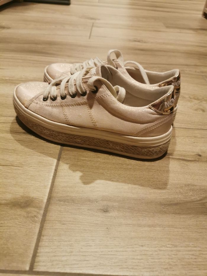 Chaussures No Name