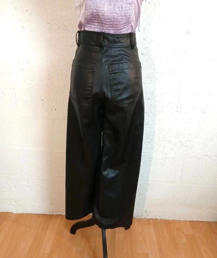 đ€ Pantalon Zara simili cuir â Taille 36 â TrĂšs bon Ă©tat - photo numĂ©ro 5