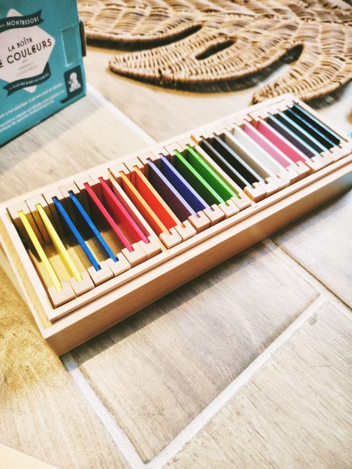 🌈Boîte de couleurs en bois planchettes/ planches nuancier marque Nature et découvertes - photo numéro 2