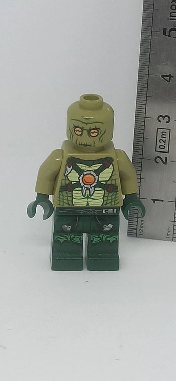 Figurine avec tête de guerrier neimoidien lego