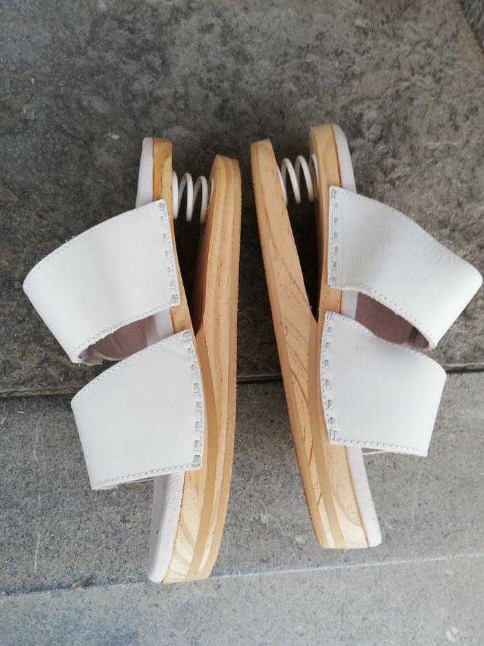 Mules blanches semelles avec ressorts - photo numéro 5