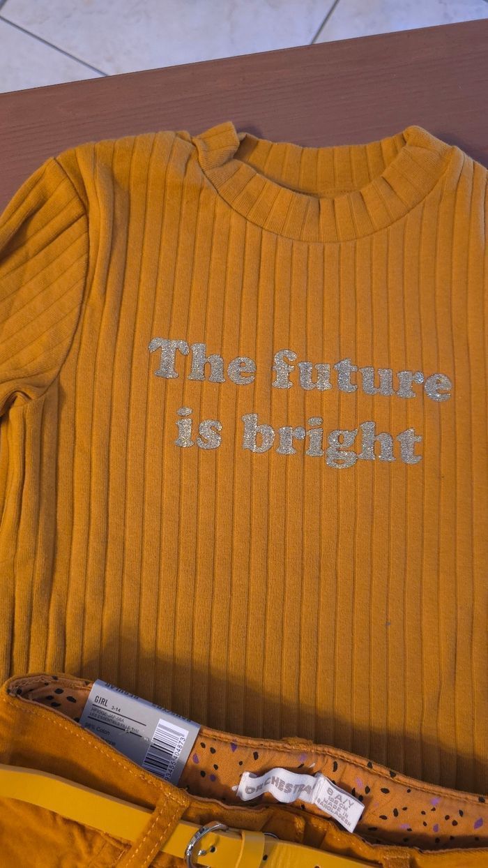 Neufs (non portés)🥰😍SUPERBE ensemble teeshirt ml et short velours 8 ans fille 🥰😍 - photo numéro 5