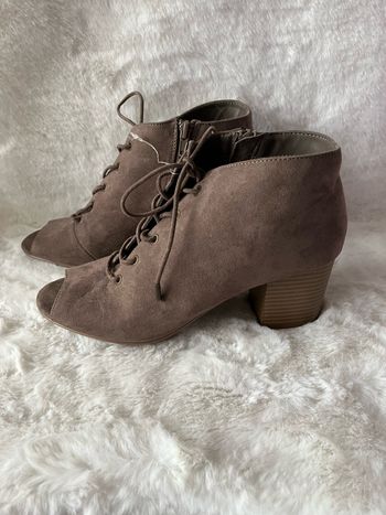 Chaussures couleur taupe