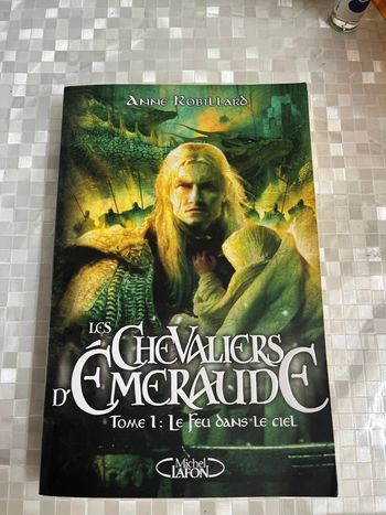 Tome 1 les chevaliers d’émeraude