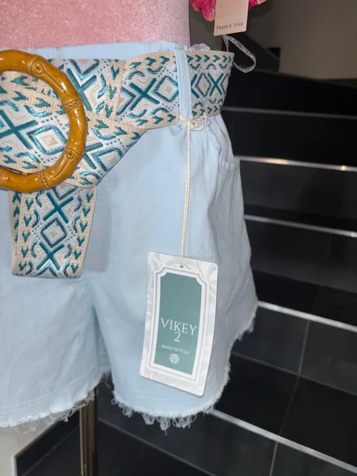 Magnifique Short grosse boucle neuf - photo numéro 5