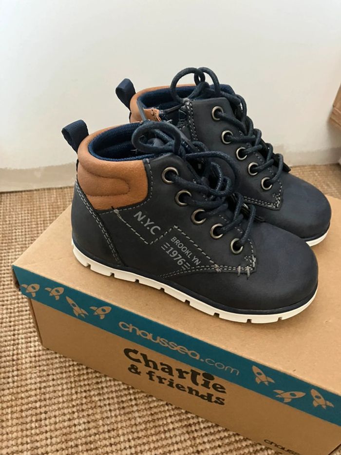 Chaussures enfant neuve Taille 22 - photo numéro 4