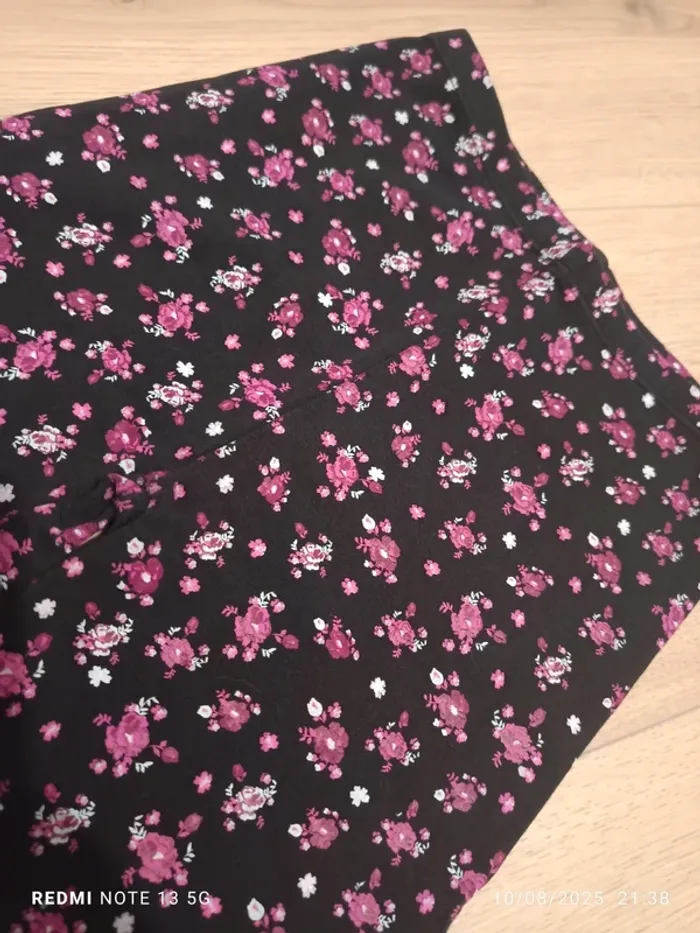 Magnifique legging fleuri taille 6ans - photo numéro 3