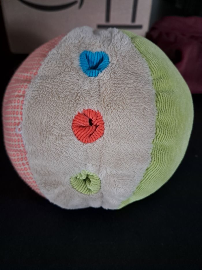 Balle d'éveil hochet