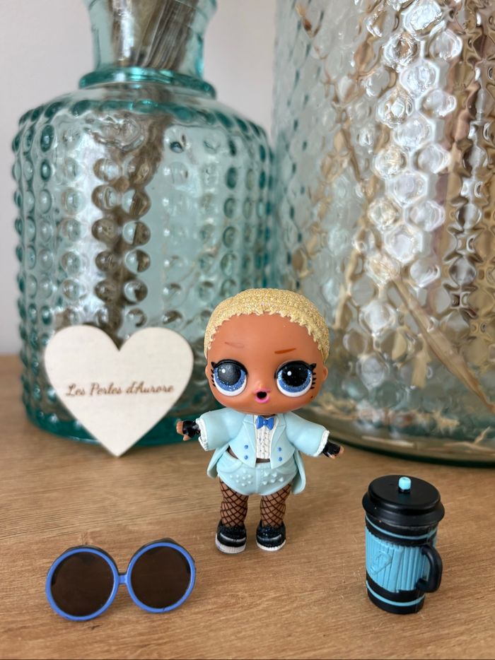 Poupée lol surprise bleu clair