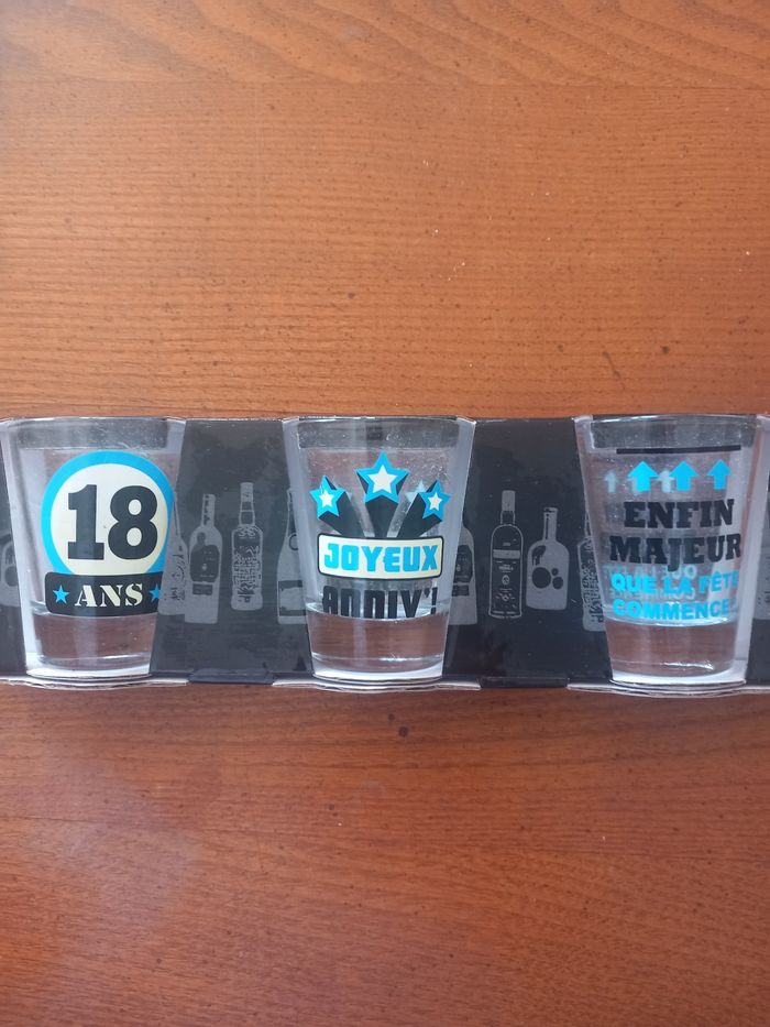 Lot 3 verres 18 ans - photo numéro 2
