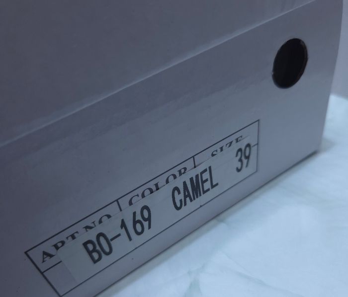 Baskets en toile Camel et Beige - Style Rétro - Neuves - Taille 39 - photo numéro 7