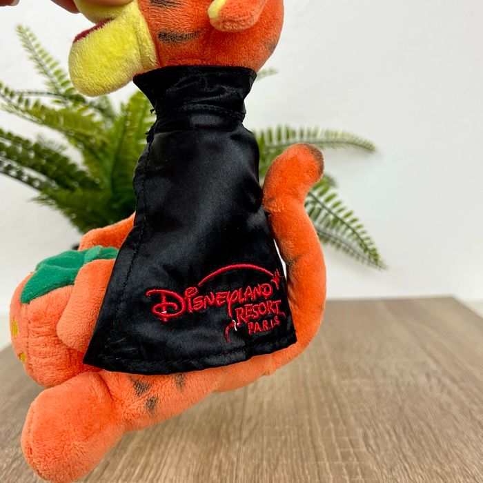 Peluche Tigrou Halloween – Disneyland Resort Paris - photo numéro 4